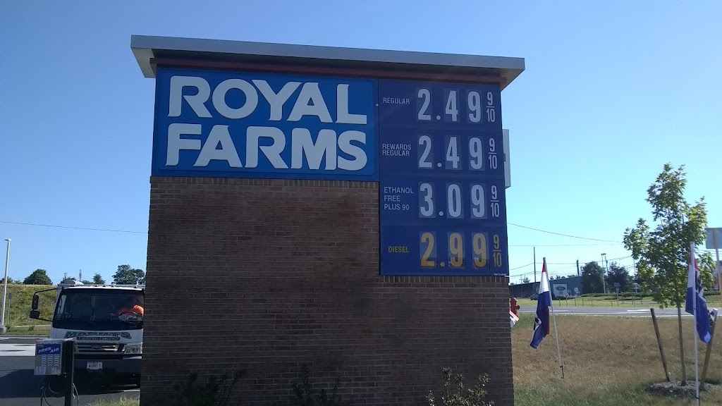 Royal Farms | meal takeaway | 260 Crooked Run Plaza, Front Royal, VA 22630, USA | 5405511818 OR +1 540-551-1818