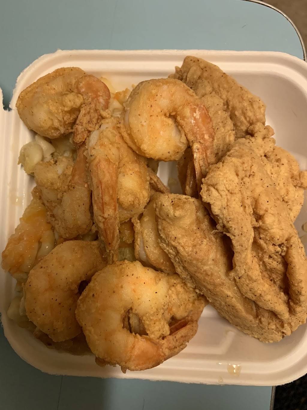 Fish & Chikzz | restaurant | 238 Broadway, Newburgh, NY 12550, USA | 8456707282 OR +1 845-670-7282