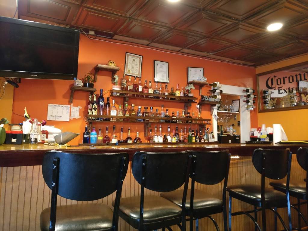 Carols Café | restaurant | 39 Tuttle St, Wakefield, MA 01880, USA | 6173899584 OR +1 617-389-9584