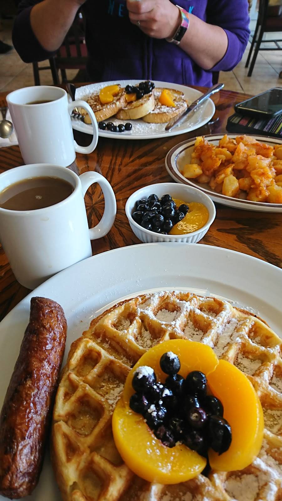 Uptown Restaurant | restaurant | 521 Tecumseh Rd E, Windsor, ON N8X 2S1, Canada | 5192589405 OR +1 519-258-9405