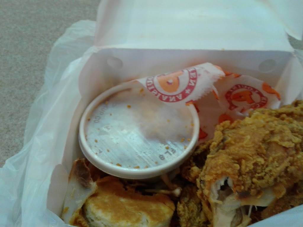 Popeyes Louisiana Kitchen | restaurant | 2701 95th St, Evergreen Park, IL 60805, USA | 7084249555 OR +1 708-424-9555