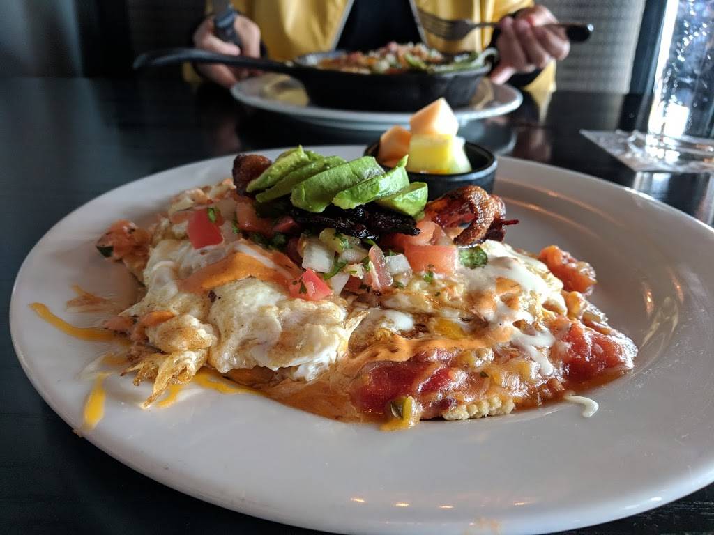 Smokin Fins | restaurant | 7600 Grandview Ave #100, Arvada, CO 80002, USA | 3032285848 OR +1 303-228-5848