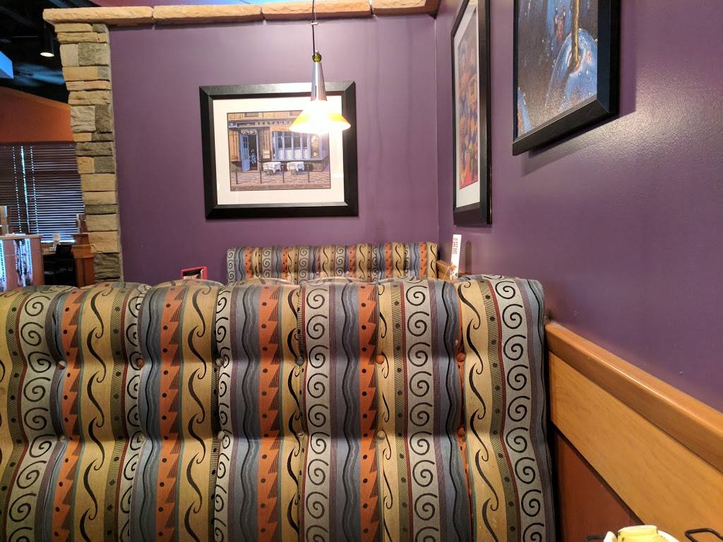 Bostons Restaurant & Sports Bar | restaurant | 3911 Venetian Dr, Newburgh, IN 47630, USA | 8128533400 OR +1 812-853-3400