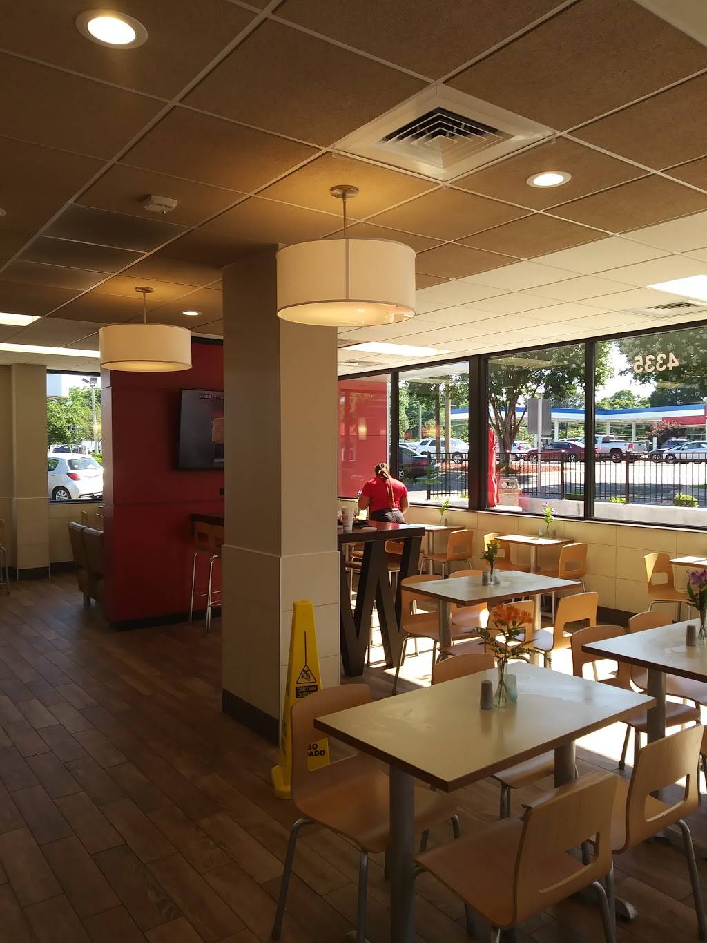 Wendys | restaurant | 4335 Park Rd, Charlotte, NC 28209, USA | 7045220780 OR +1 704-522-0780