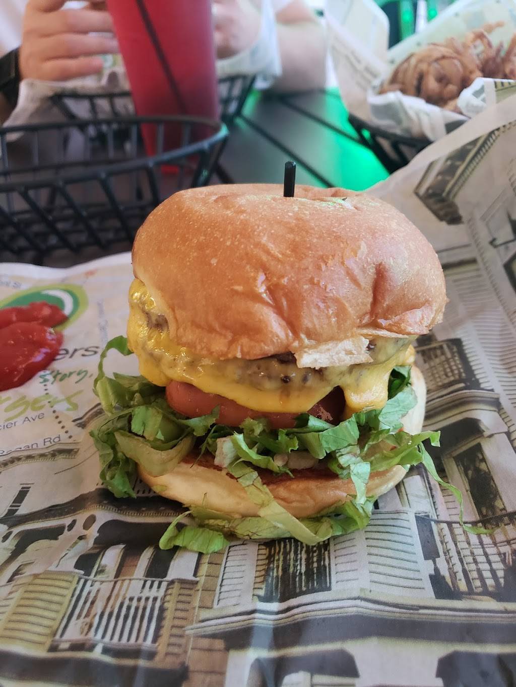 Wahlburgers | restaurant | 6242 Northway Mall Dr, Pittsburgh, PA 15237, USA | 4125363991 OR +1 412-536-3991