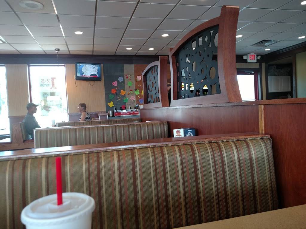 Arbys | meal takeaway | 2205 N 6th St, Beatrice, NE 68310, USA | 4022281333 OR +1 402-228-1333