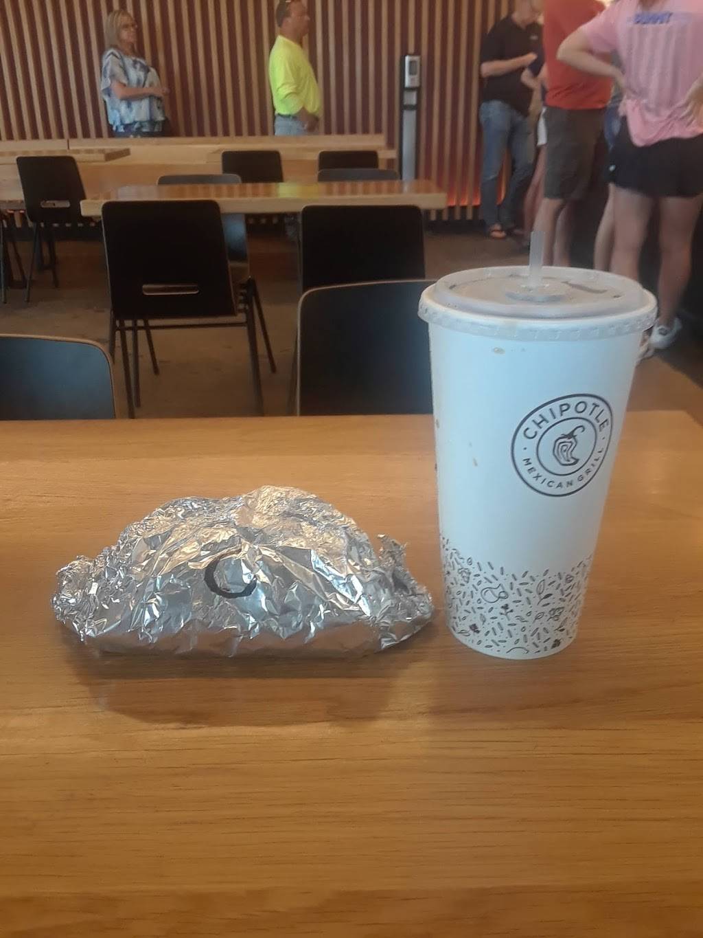 Chipotle Mexican Grill | restaurant | 6314 N Chatham Ave, Kansas City, MO 64151, USA | 8165840603 OR +1 816-584-0603