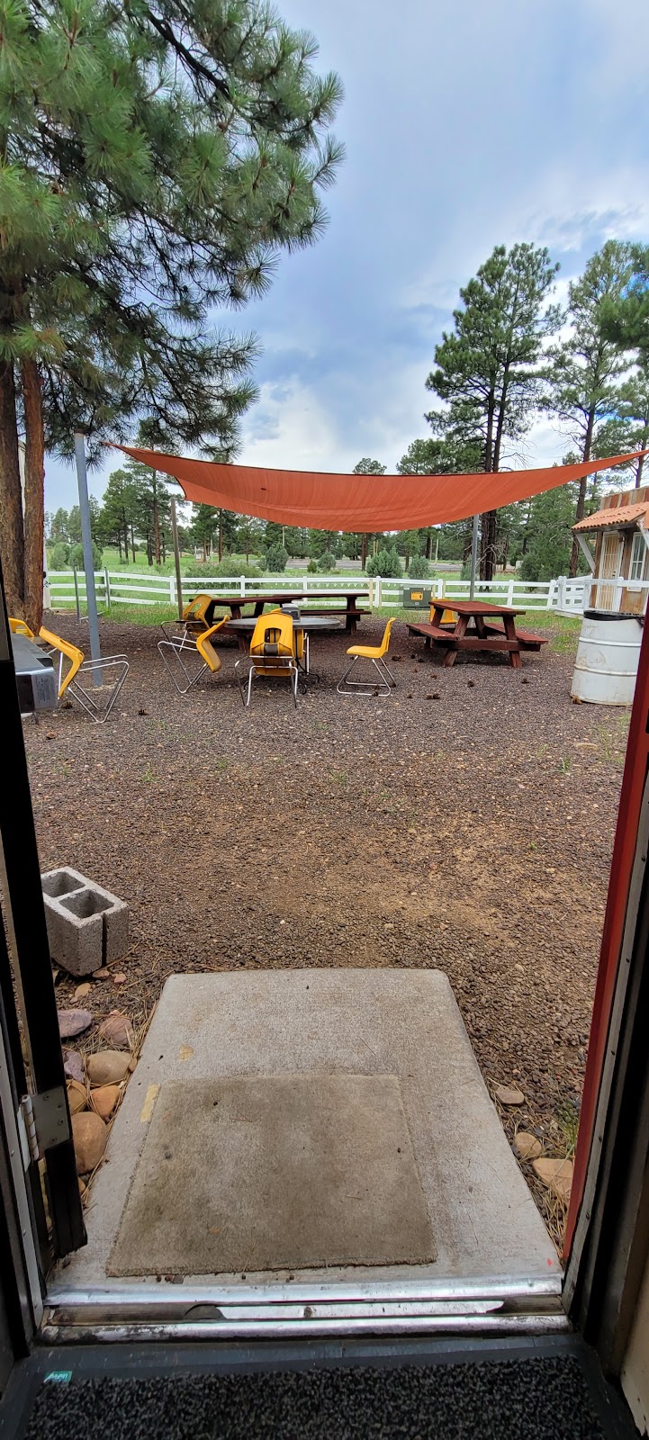 Pit Stop Pizza | restaurant | 2232 AZ-260, Heber-Overgaard, AZ 85928, USA | 9285355711 OR +1 928-535-5711