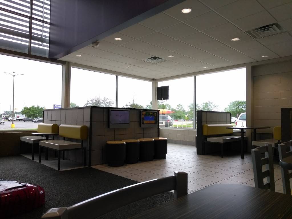 McDonalds | cafe | 4155 24th Ave, Fort Gratiot Twp, MI 48059, USA | 8103859080 OR +1 810-385-9080