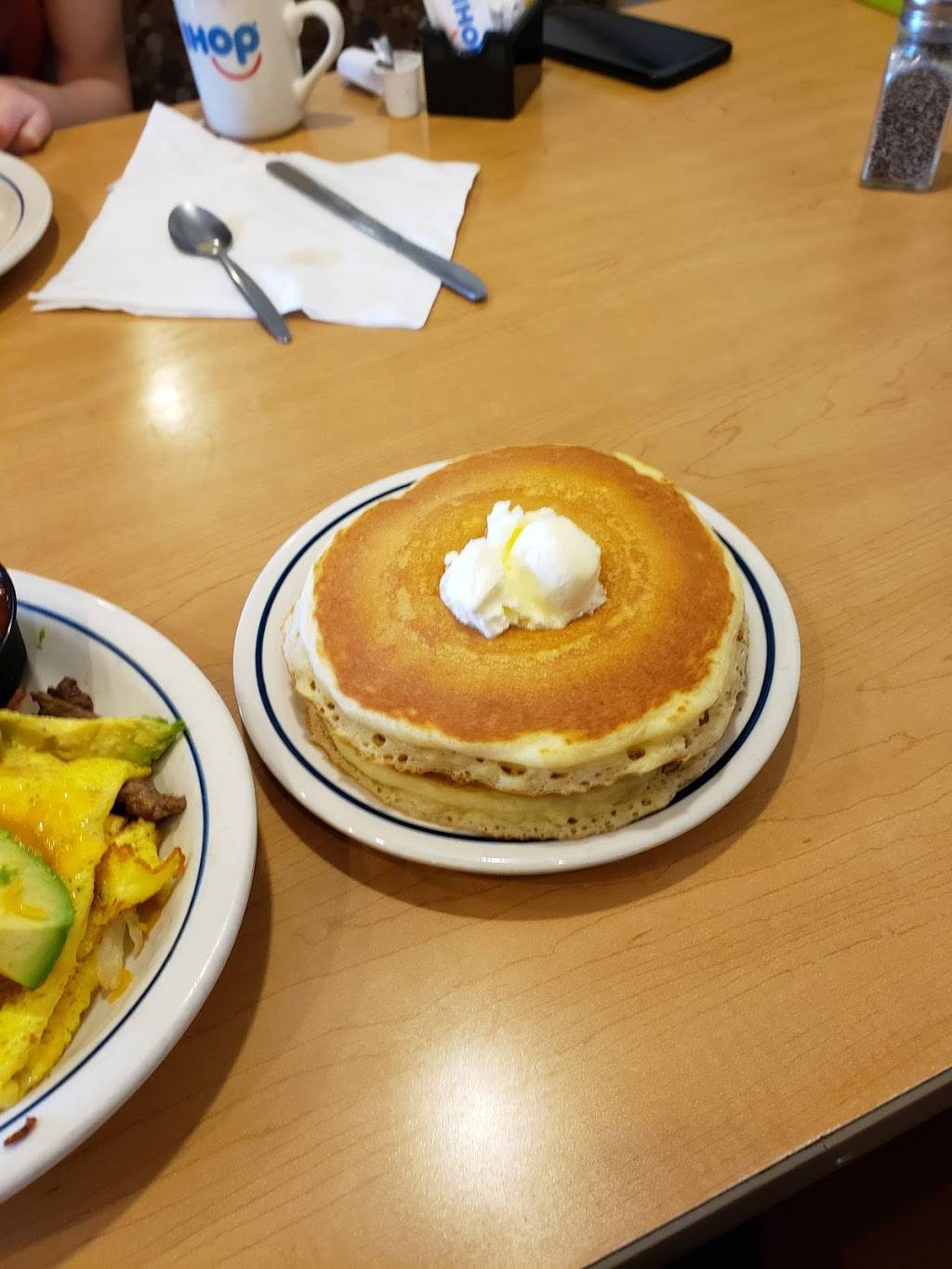IHOP | bakery | 12230 N I- 35 Service Rd, Oklahoma City, OK 73131, USA | 4054784200 OR +1 405-478-4200