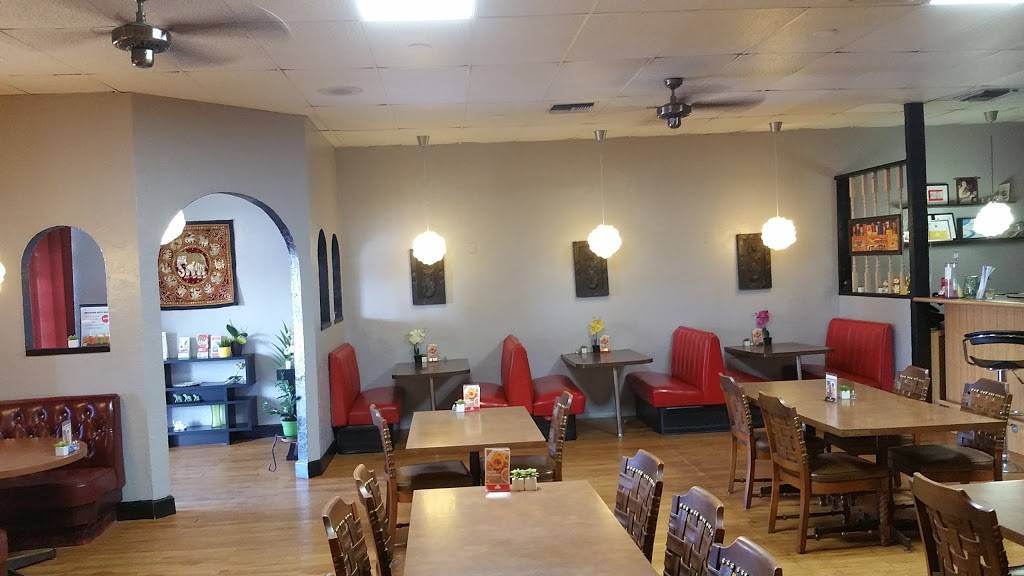Bangkok Thai | meal takeaway | 13828 N 51st Ave, Glendale, AZ 85306, USA | 6029932046 OR +1 602-993-2046