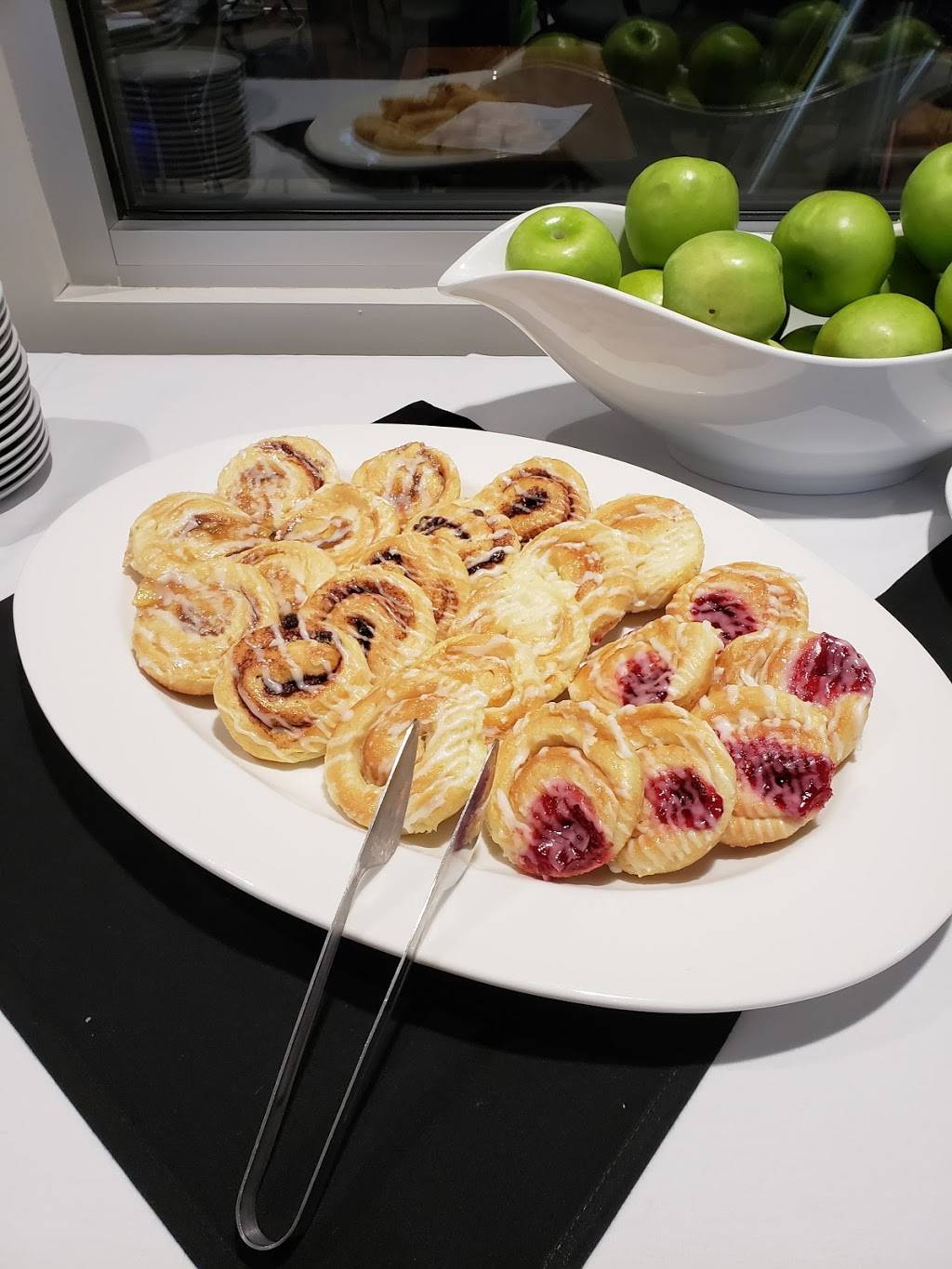 The Pub | restaurant | 51 Bunker Blvd, Palmyra, VA 22963, USA | 4345910106 OR +1 434-591-0106