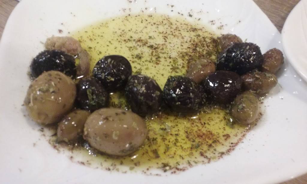 Coachs Grille Fresh Mediterranean | restaurant | 21006 Beach Blvd, Huntington Beach, CA 92648, USA | 7149603400 OR +1 714-960-3400