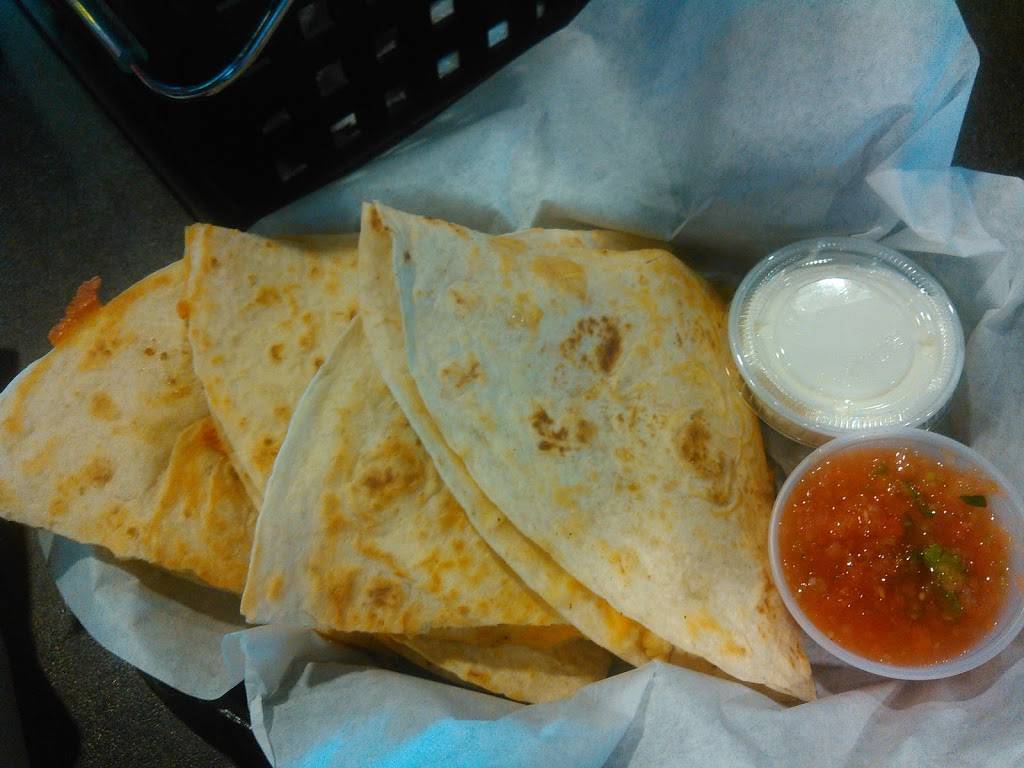 Back Porch Sports Grill | restaurant | 1613 NE Big Bend Trail, Glen Rose, TX 76043, USA | 2542690400 OR +1 254-269-0400