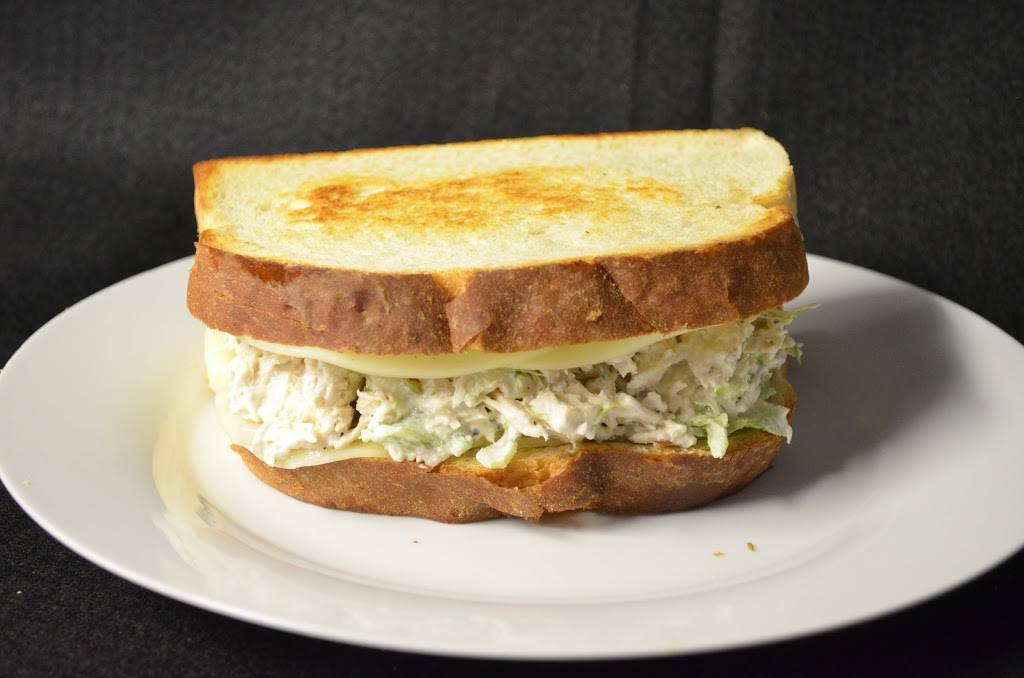 Straccos Subs And More | restaurant | 85 Sandwich St, Plymouth, MA 02360, USA | 7743435968 OR +1 774-343-5968