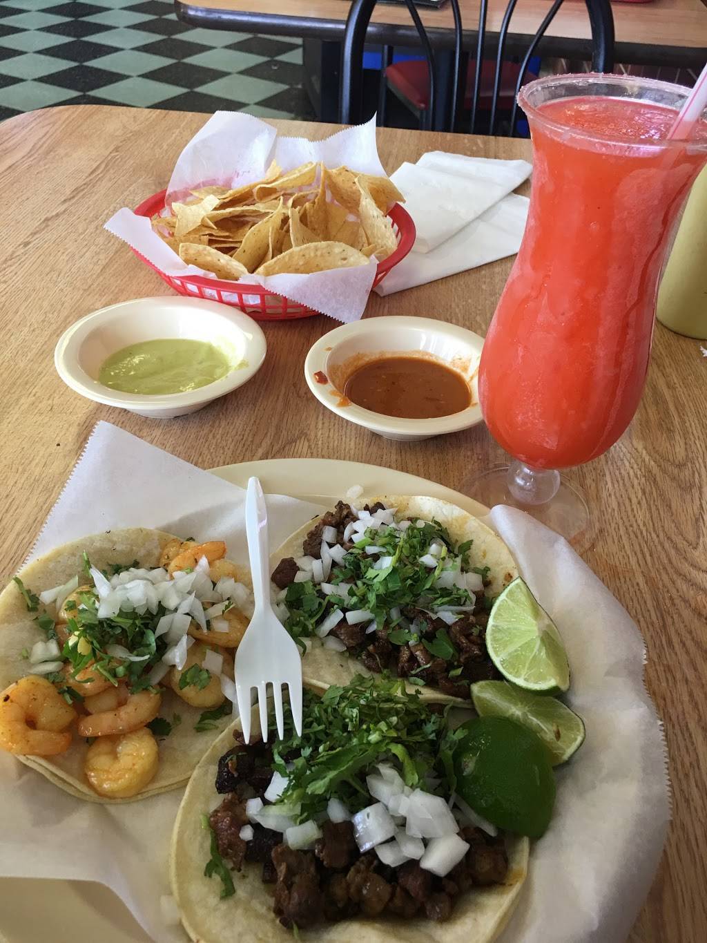 Brendas Taqueria | restaurant | 3766 S Gessner Rd, Houston, TX 77063, USA | 7139526822 OR +1 713-952-6822