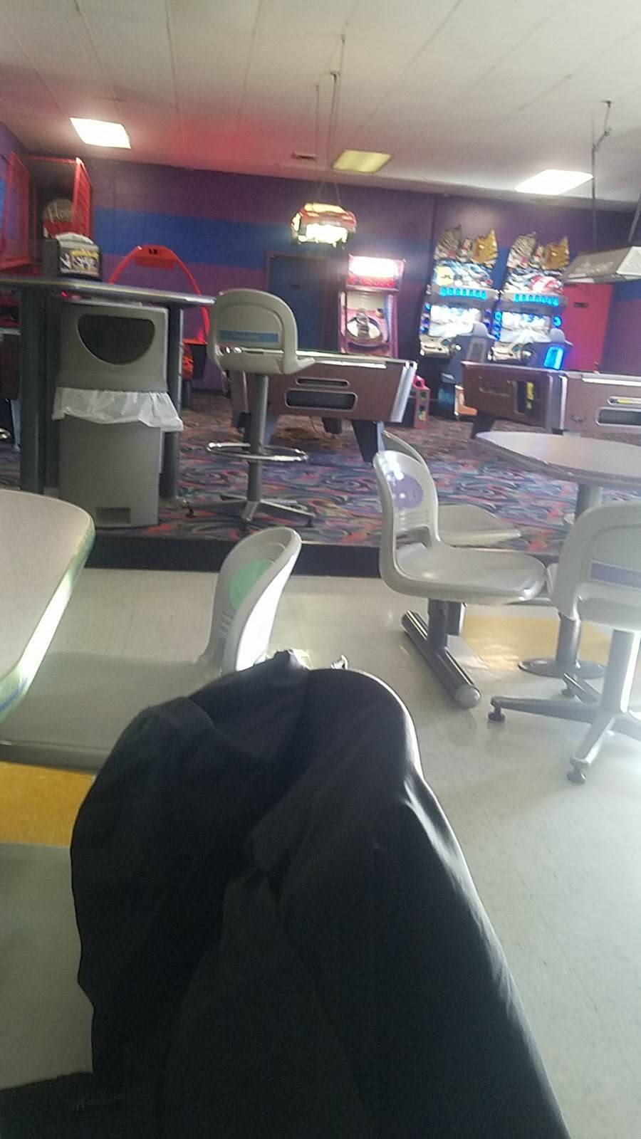 Starlite Lanes | restaurant | 1331 Rte 66, Lebanon, MO 65536, USA | 4175324262 OR +1 417-532-4262