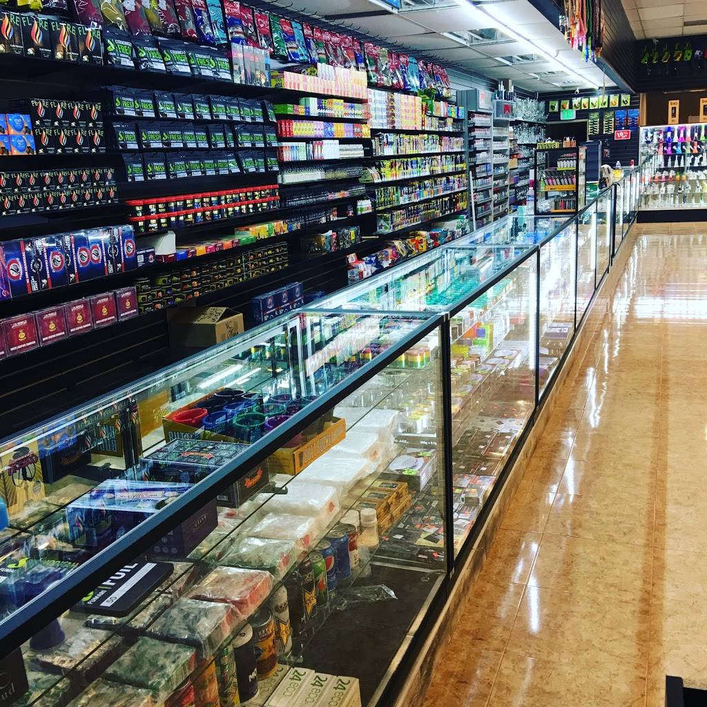 World of Smoke | meal takeaway | 2698 First St, Atwater, CA 95301, USA | 2098126388 OR +1 209-812-6388