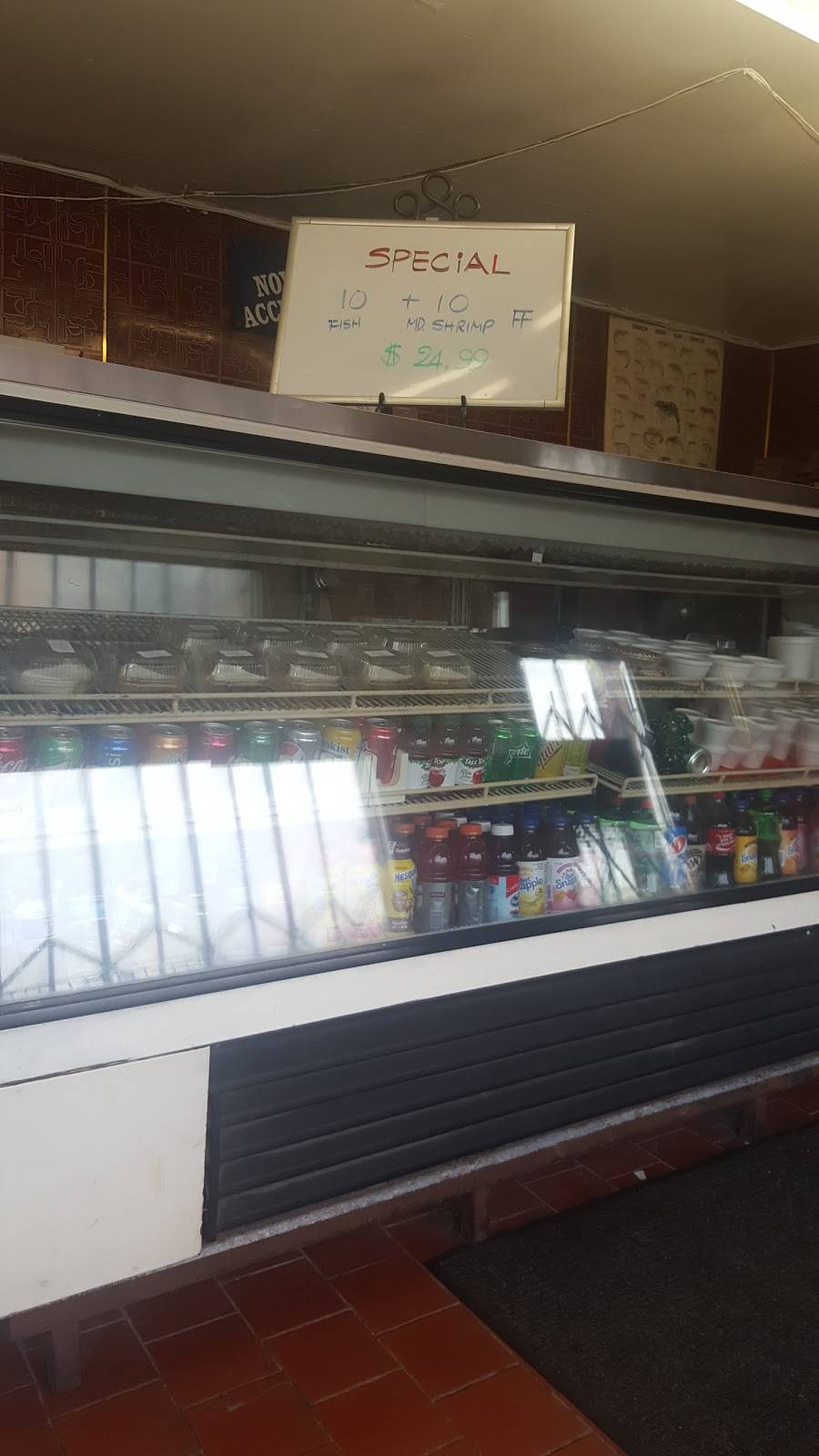 Dock & Carry Seafood | restaurant | 1026 W Century Blvd, Los Angeles, CA 90044, USA | 3237569415 OR +1 323-756-9415