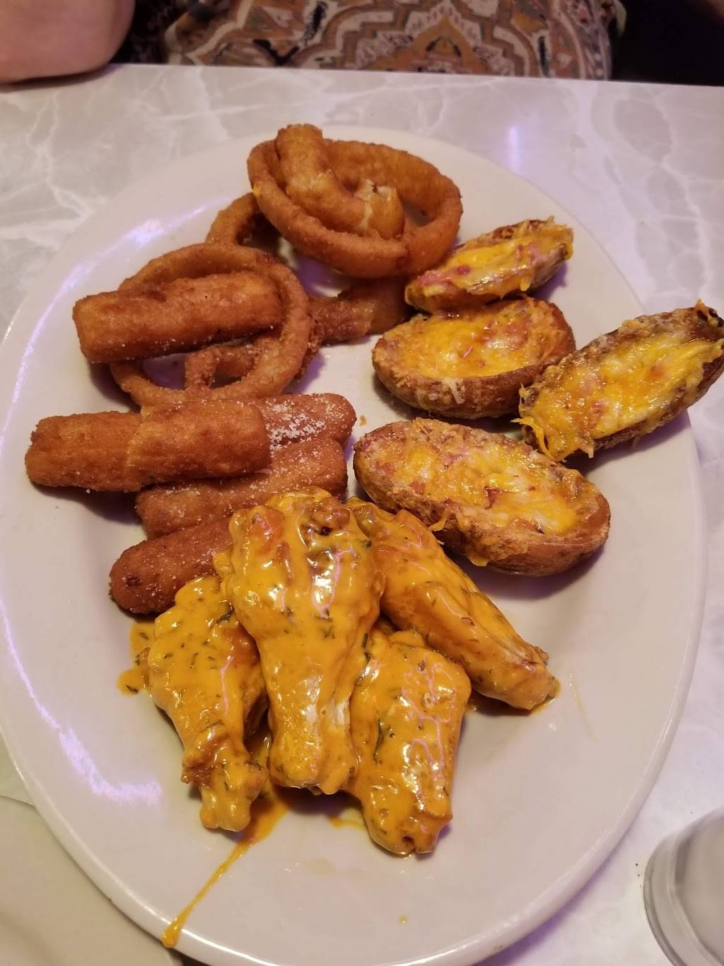 Zebbs Deluxe Grill & Bar | restaurant | 2803 Brewerton Rd, Syracuse, NY 13211, USA | 3154555131 OR +1 315-455-5131