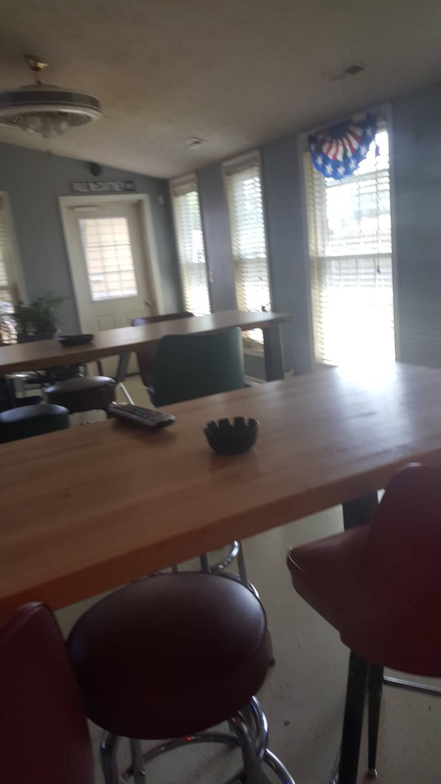 R.J.’s Place | restaurant | 418 N Delmar Ave, Hartford, IL 62048, USA | 6182544639 OR +1 618-254-4639