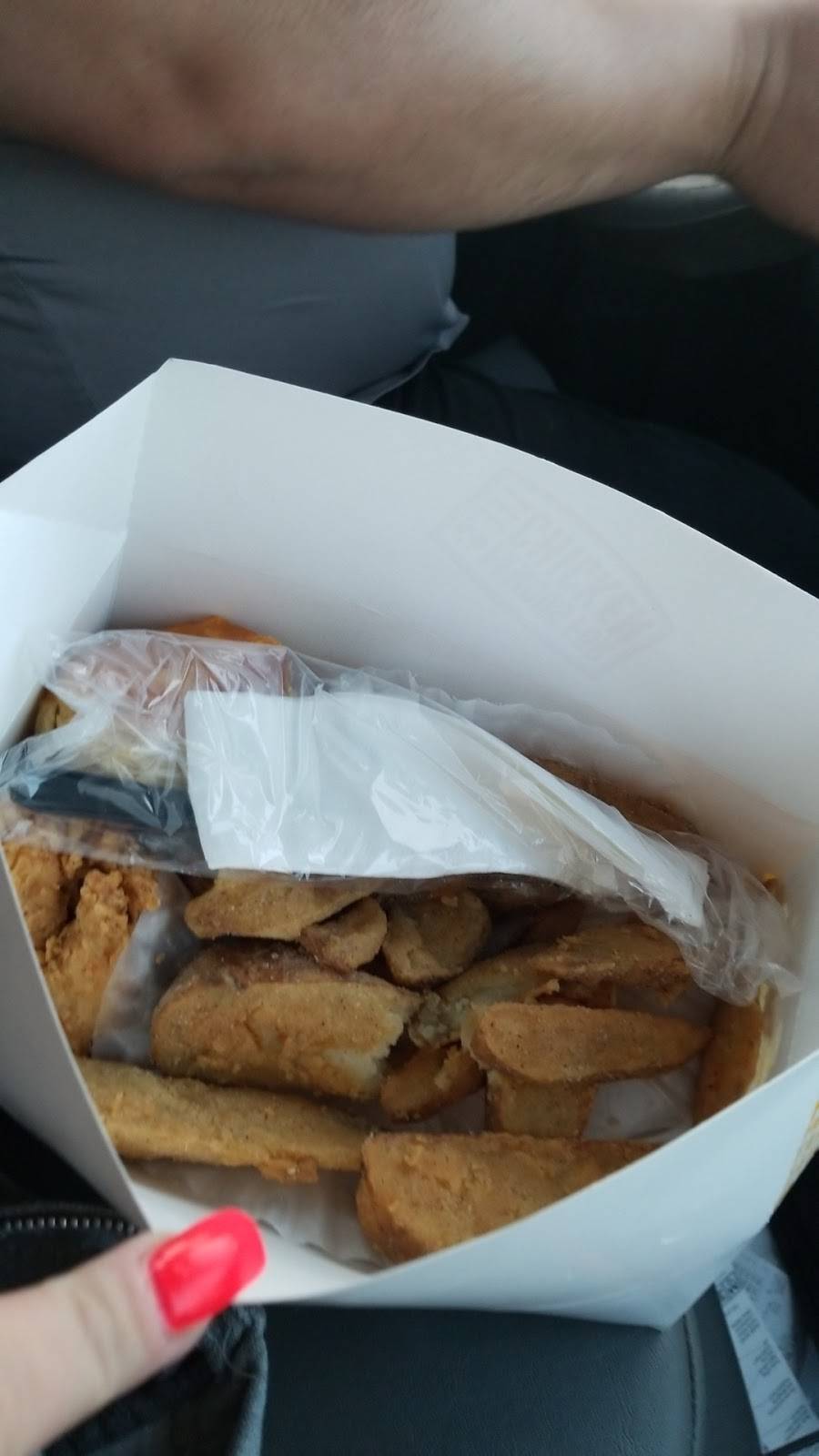 Lees Famous Recipe Chicken | restaurant | 728 Rolling Creek Dr, New Albany, IN 47150, USA | 8129442001 OR +1 812-944-2001