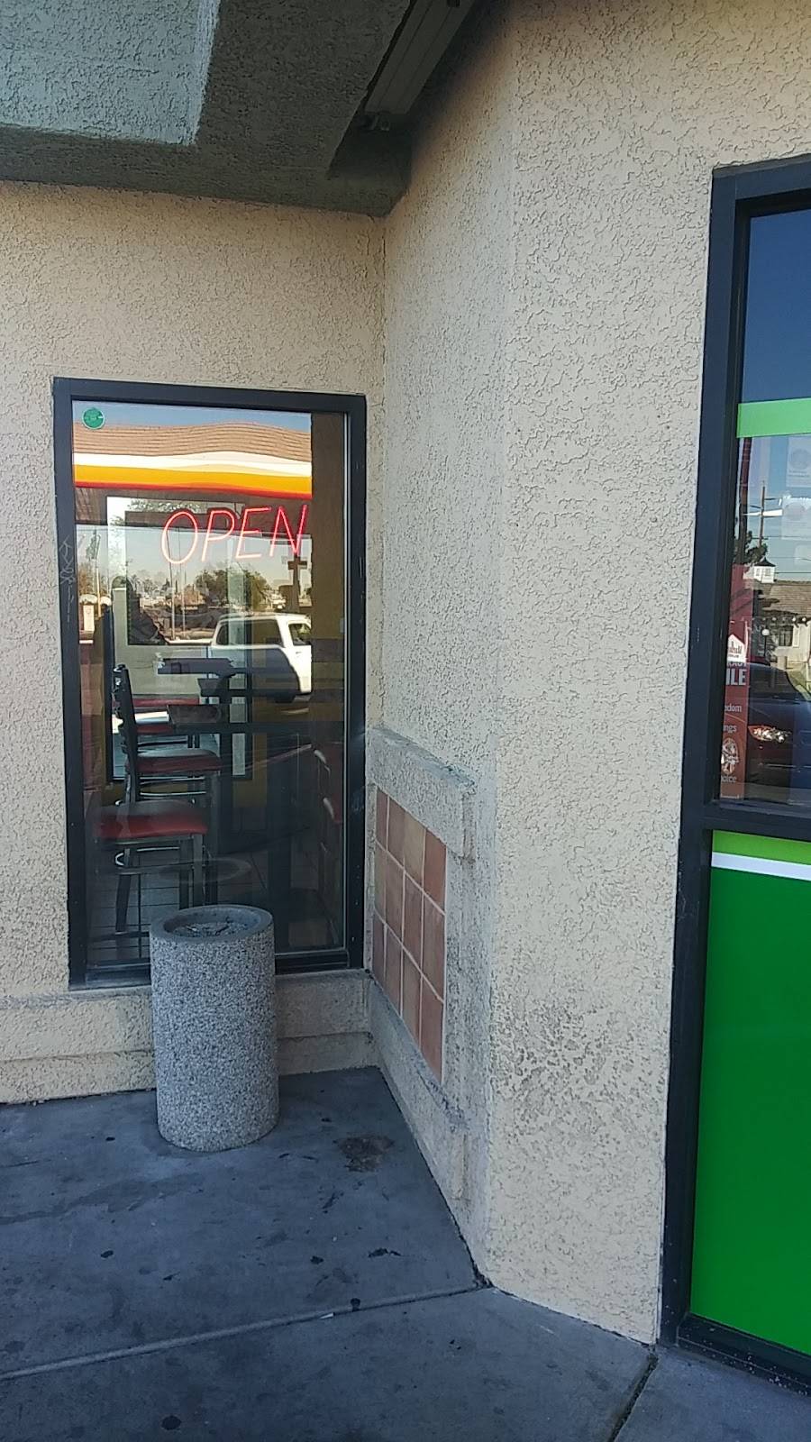 Robertos Taco Shop | restaurant | 7801 W Charleston Blvd, Las Vegas, NV 89146, USA | 7026859090 OR +1 702-685-9090