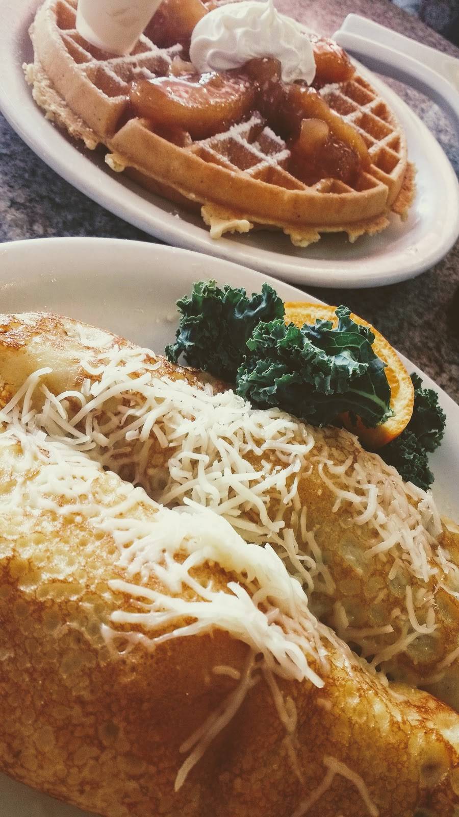 Country Waffles | restaurant | 1101 Country Club Dr, Madera, CA 93638, USA | 5596640486 OR +1 559-664-0486