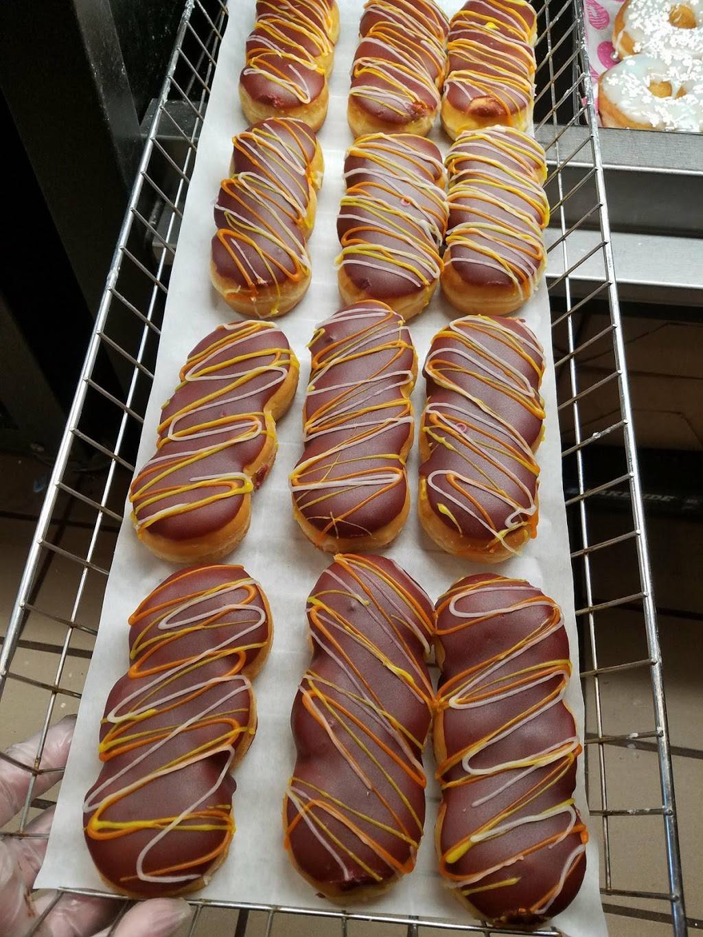 Dunkin | cafe | 1609 Grand Ave, Waukegan, IL 60085, USA | 8475965750 OR +1 847-596-5750