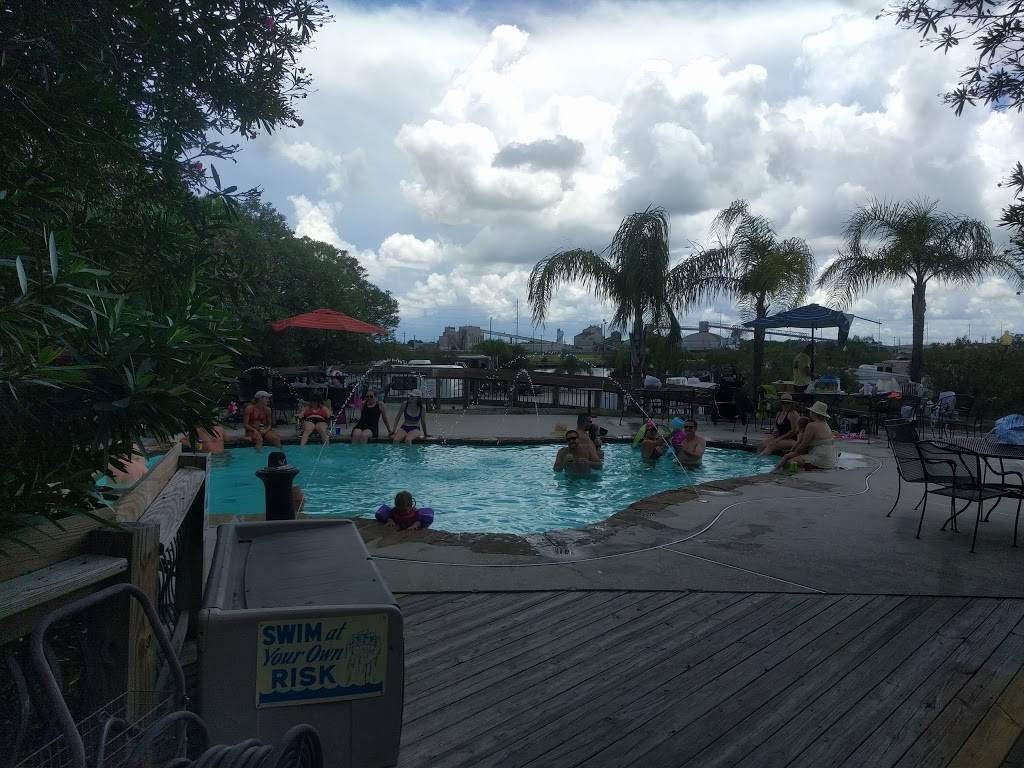 The Lighthouse Bar & Grill | restaurant | 6001 France Rd, New Orleans, LA 70126, USA | 5043012218 OR +1 504-301-2218