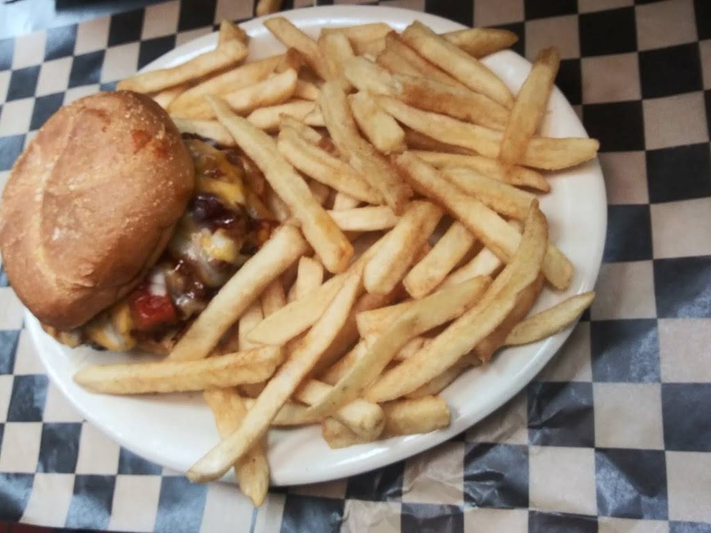 Carsons Grill | restaurant | 129 Old Hwy 431, Owens Cross Roads, AL 35763, USA | 2565851842 OR +1 256-585-1842