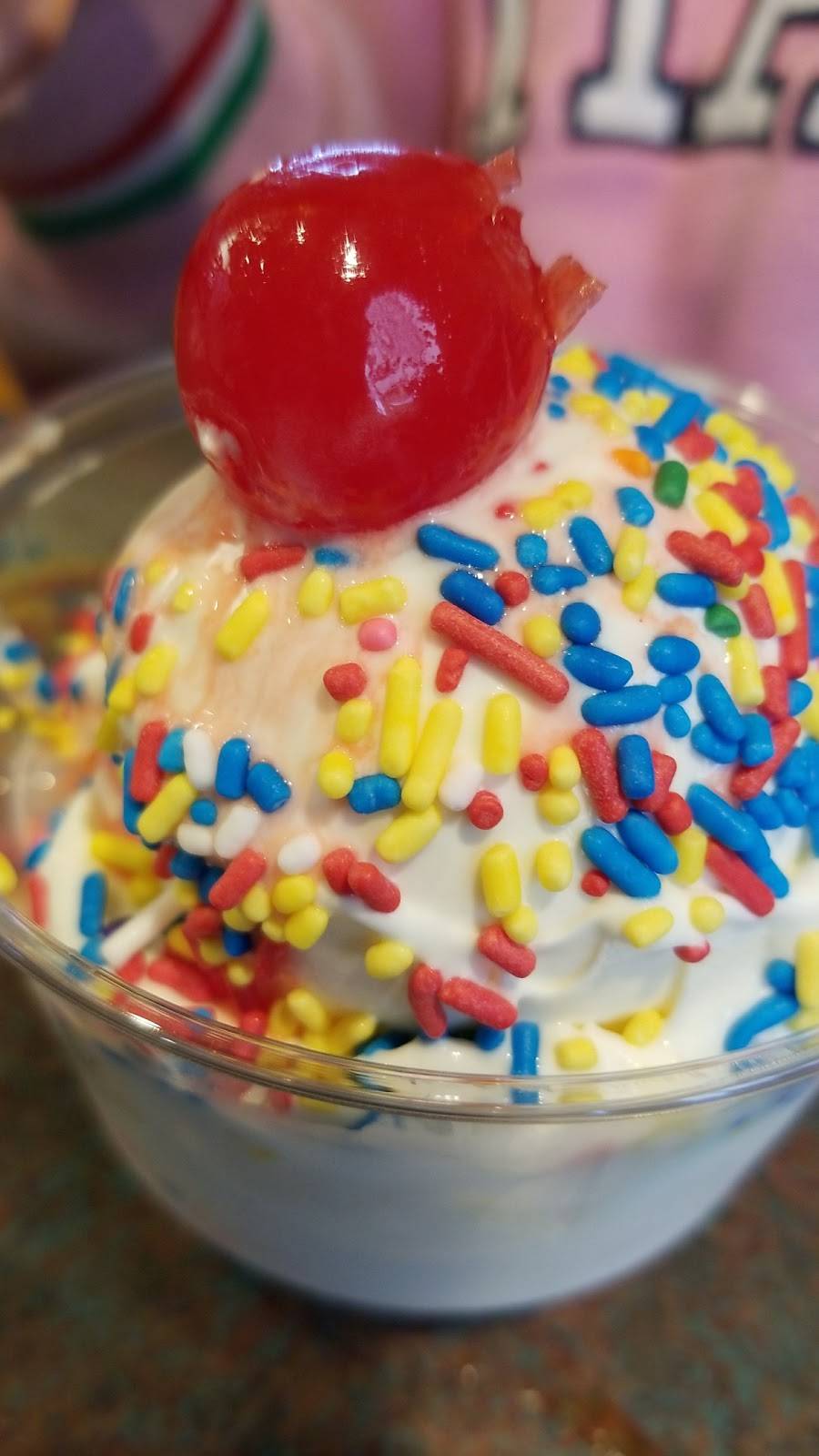 Oscars Frozen Custard Sandwiches | restaurant | 2362 S 108th St, West Allis, WI 53227, USA | 4143275220 OR +1 414-327-5220