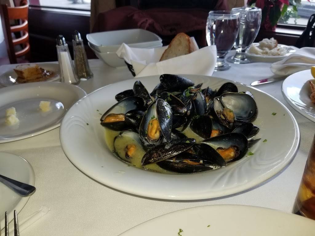 Alexs Bar and Grille | restaurant | 577 N Broadway, White Plains, NY 10603, USA | 9143581444 OR +1 914-358-1444