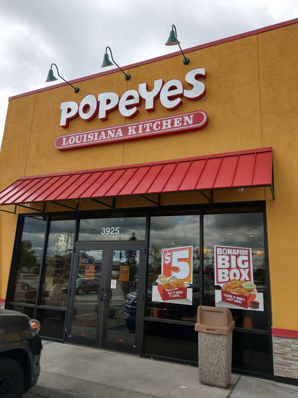 Popeyes Louisiana Kitchen | restaurant | 3925 38th St, Moline, IL 61265, USA | 3095173745 OR +1 309-517-3745