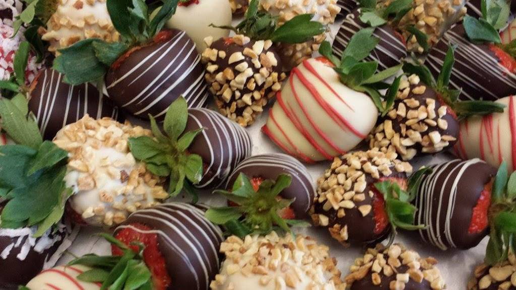 Food First Chicago | restaurant | 3207 N Elston Ave, Chicago, IL 60618, USA | 7739618537 OR +1 773-961-8537