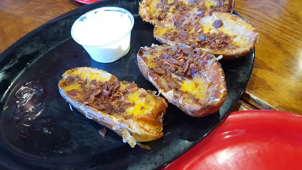 Chicken Coop Sports Bar & Grille | restaurant | 1960 Grand Ave #23, West Des Moines, IA 50265, USA | 5152230088 OR +1 515-223-0088