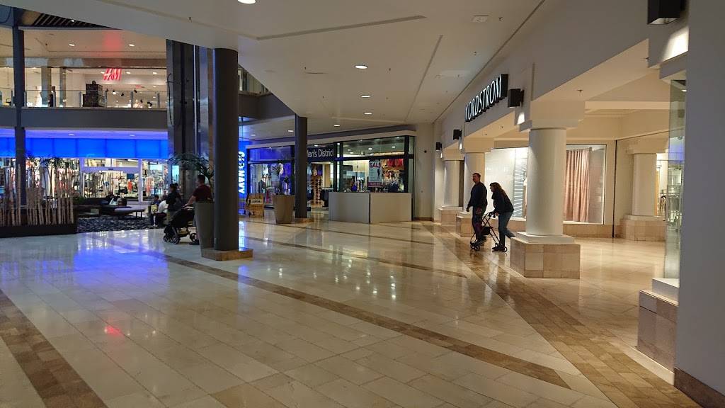 Westfield North County | shopping mall | 272 E Via Rancho Pkwy, Escondido, CA 92025, USA | 7604890631 OR +1 760-489-0631