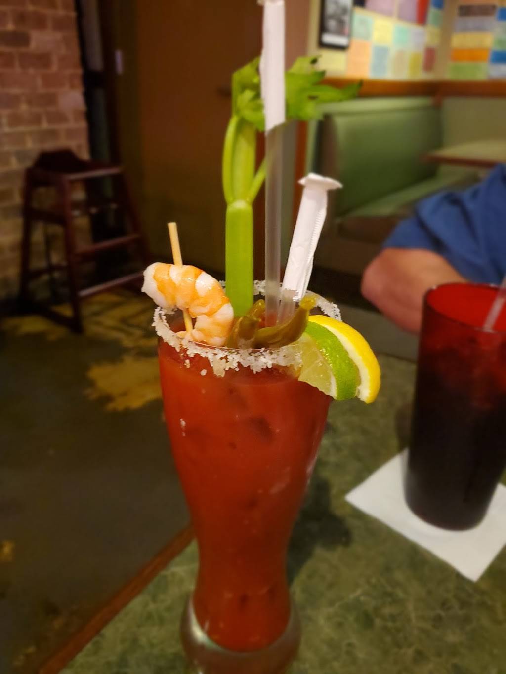 Wintzells Oyster House | restaurant | 14455 US-431, Guntersville, AL 35976, USA | 2565825600 OR +1 256-582-5600