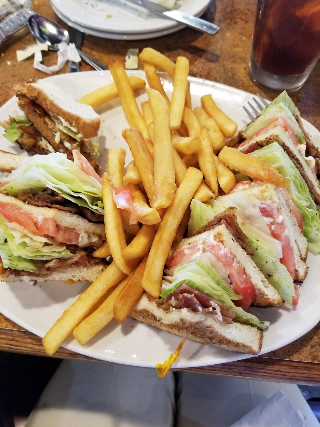 Double Yolk Pancake House Inc | restaurant | 11400 Lincoln Hwy, Mokena, IL 60448, USA | 8154640533 OR +1 815-464-0533