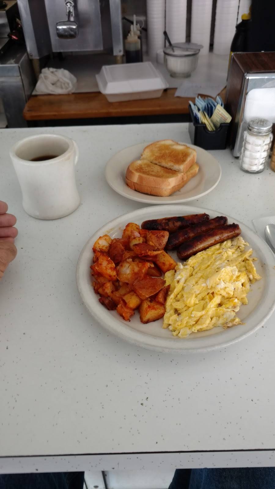 Pegs Diner | restaurant | 87 Church St, Whitinsville, MA 01588, USA | 5082340170 OR +1 508-234-0170