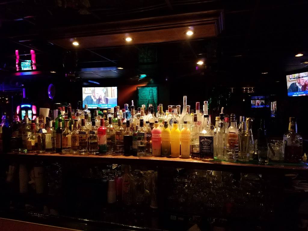 Shadows Bar and Grill | restaurant | 6699 W 130th St, Parma Heights, OH 44130, USA | 2162350654 OR +1 216-235-0654