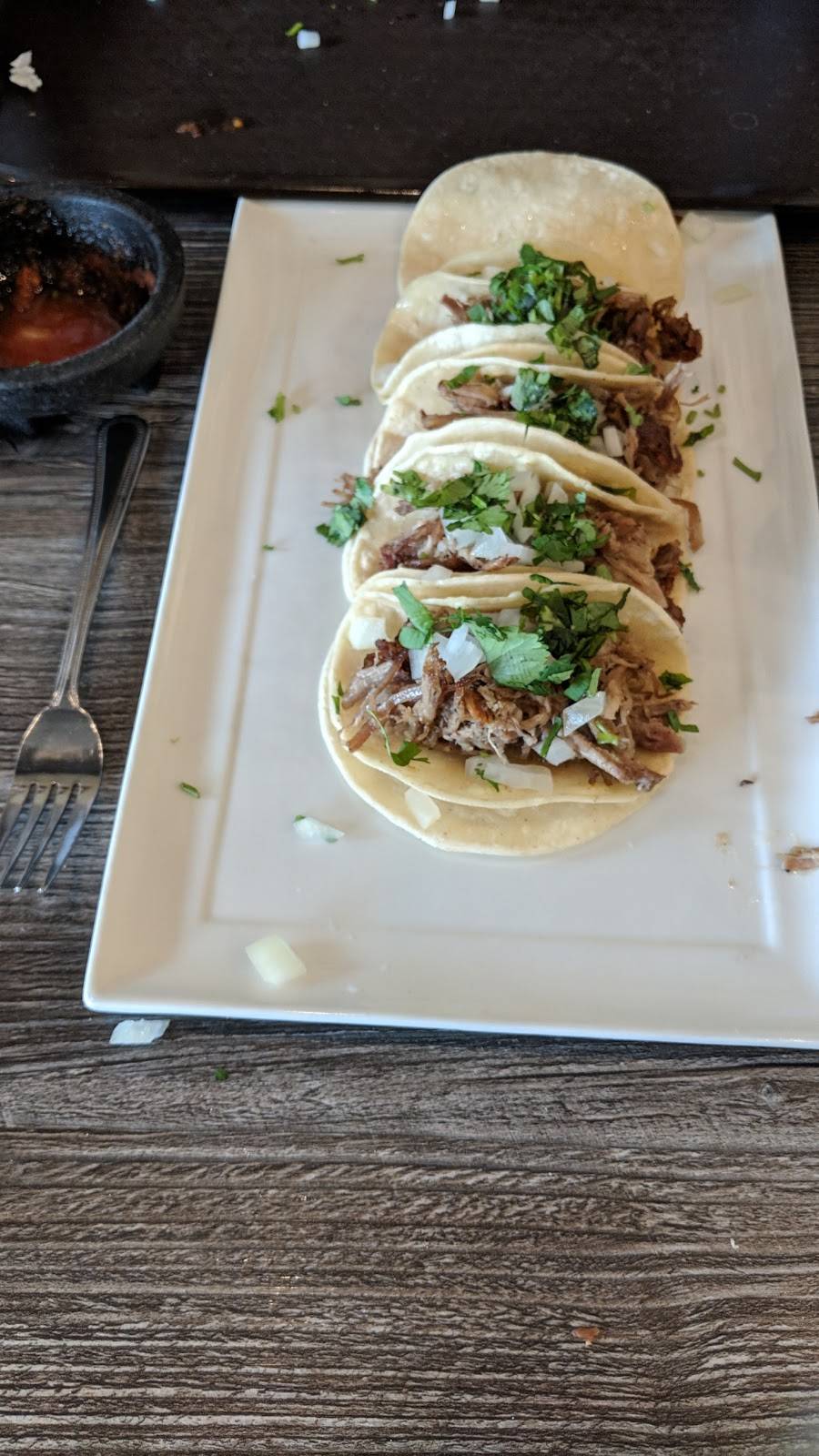 Habanero Mexican Grill | restaurant | 2024 E Avenida De Los Arboles D, Thousand Oaks, CA 91362, USA | 8052411895 OR +1 805-241-1895