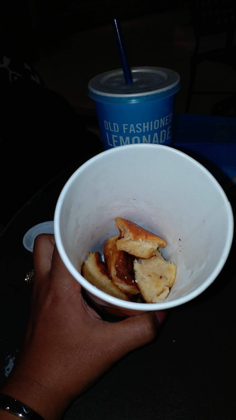 Auntie Annes | restaurant | 575 Bellevue Square Space 2040, Bellevue, WA 98004, USA | 4256378990 OR +1 425-637-8990