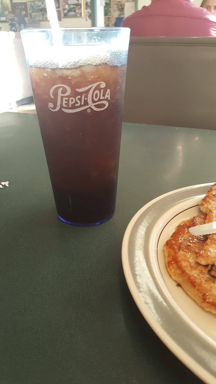 Sisters Restaurant | restaurant | 330 N Main St, Crossville, TN 38555, USA | 9317077702 OR +1 931-707-7702