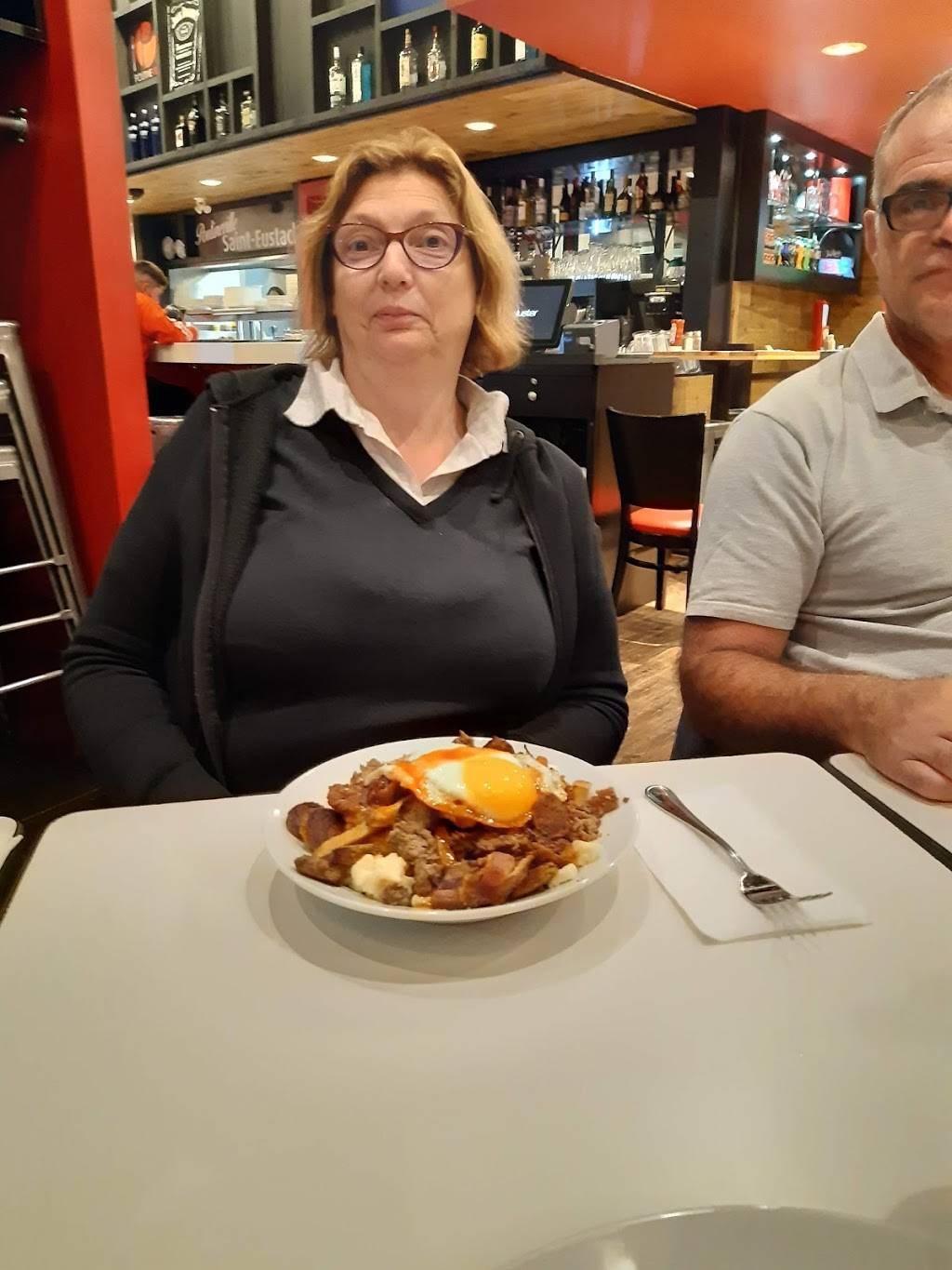 Poutineville | restaurant | 511 Boulevard Antoine-Séguin, Saint-Eustache, QC J7P 0E1, Canada | 4509749040 OR +1 450-974-9040