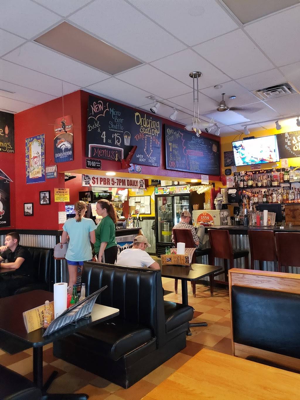 Wild Wings n Things | restaurant | 6504 S Academy Blvd, Colorado Springs, CO 80906, USA | 7195766400 OR +1 719-576-6400