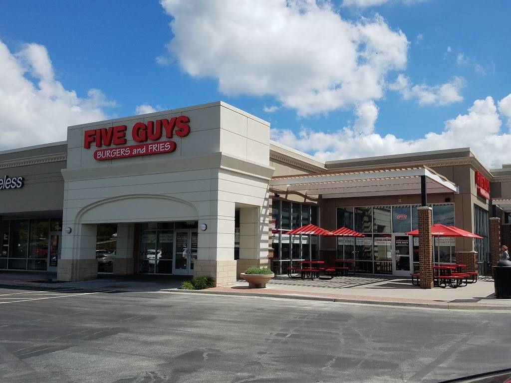 Five Guys | meal takeaway | 8600 Ward Pkwy Suite 2155, Kansas City, MO 64114, USA | 8163334897 OR +1 816-333-4897