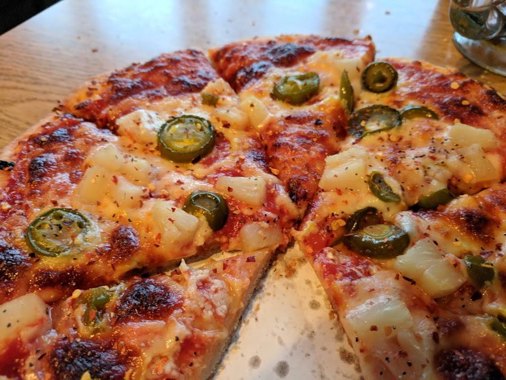 Maurizios Pizza East | restaurant | 2940 Wabash Ave, Terre Haute, IN 47803, USA | 8122320633 OR +1 812-232-0633