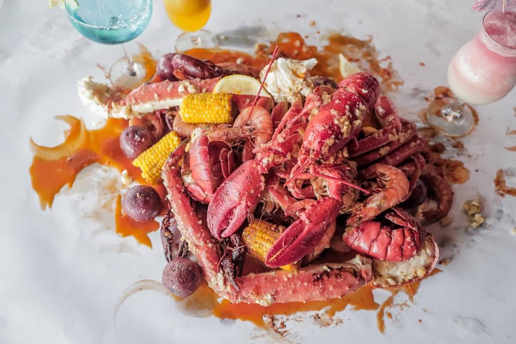 Hook & Reel Cajun Seafood | restaurant | 200 Baychester Ave, The Bronx, NY 10475, USA | 9175077052 OR +1 917-507-7052