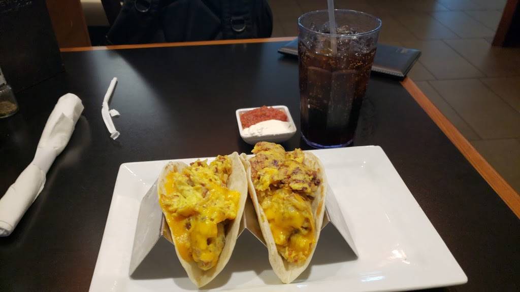 Smokewood American Grill | restaurant | 1 Airport Blvd, Bentonville, AR 72712, USA | 4792039305 OR +1 479-203-9305